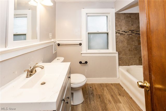 858 Roanoke Road, Cleveland Heights, OH 44121