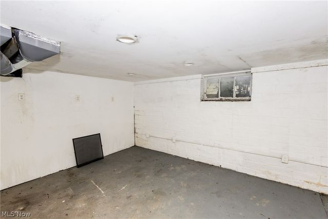 858 Roanoke Road, Cleveland Heights, OH 44121