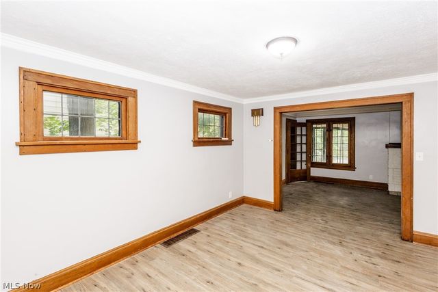 858 Roanoke Road, Cleveland Heights, OH 44121