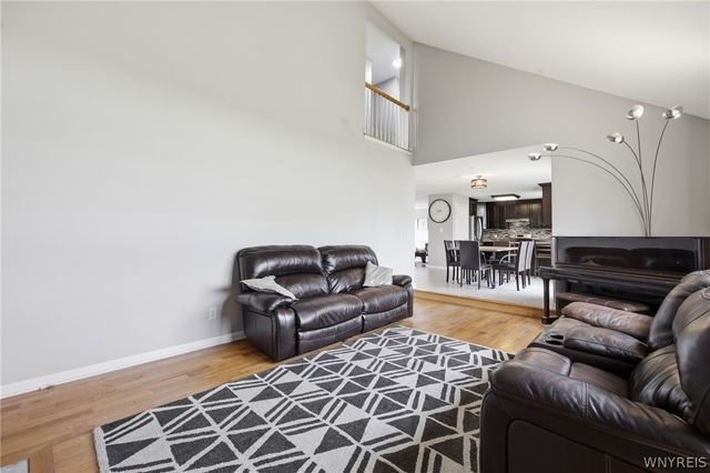 60 Elmleaf Drive, Cheektowaga, NY 14227