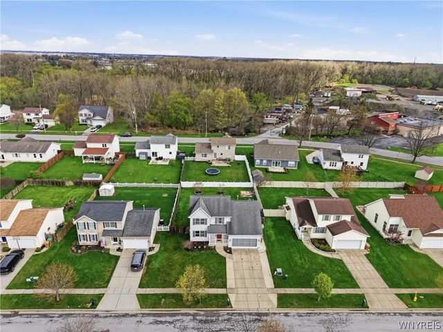 60 Elmleaf Drive, Cheektowaga, NY 14227
