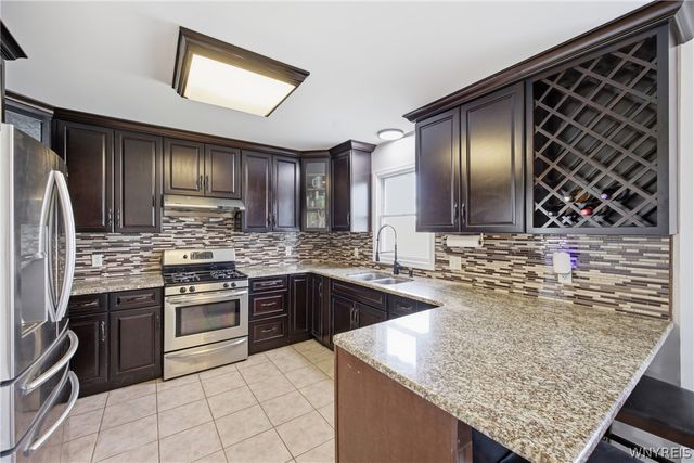 60 Elmleaf Drive, Cheektowaga, NY 14227