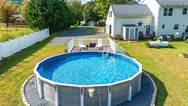 2926 LEE JACKSON HWY, Staunton, VA 24401