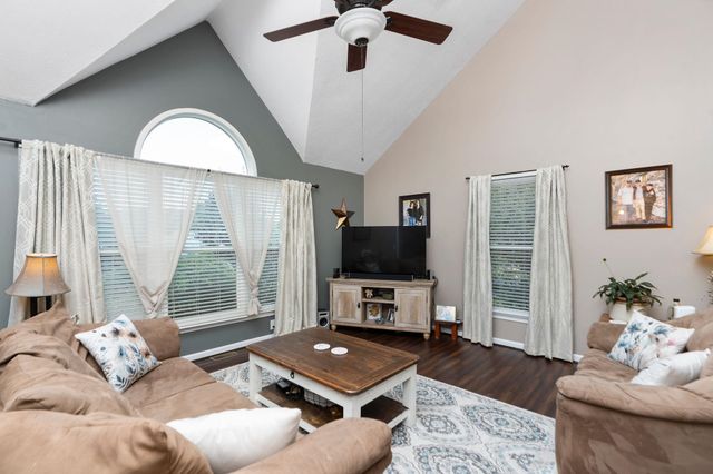 2926 LEE JACKSON HWY, Staunton, VA 24401