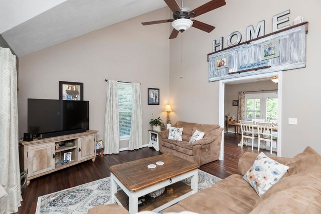 2926 LEE JACKSON HWY, Staunton, VA 24401