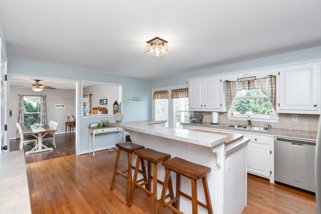 2926 LEE JACKSON HWY, Staunton, VA 24401