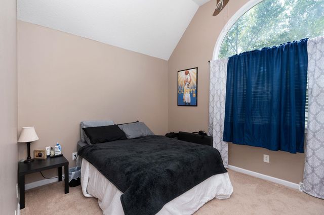 2926 LEE JACKSON HWY, Staunton, VA 24401