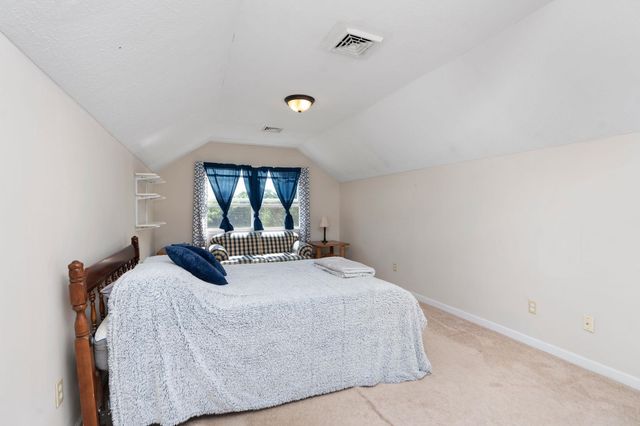 2926 LEE JACKSON HWY, Staunton, VA 24401