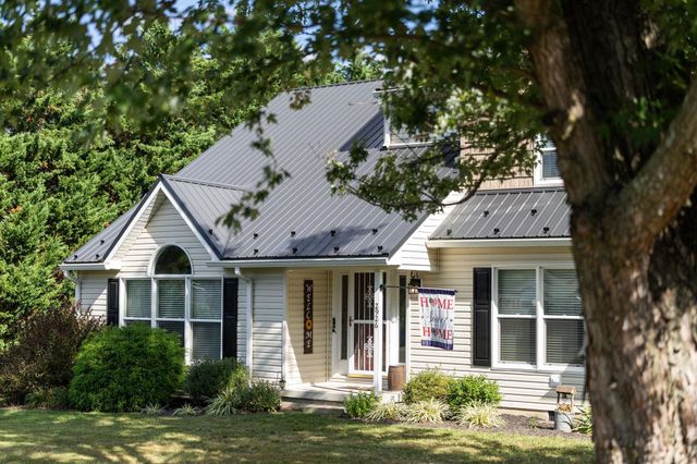 2926 LEE JACKSON HWY, Staunton, VA 24401