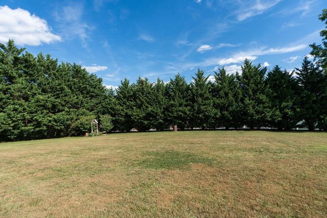2926 LEE JACKSON HWY, Staunton, VA 24401