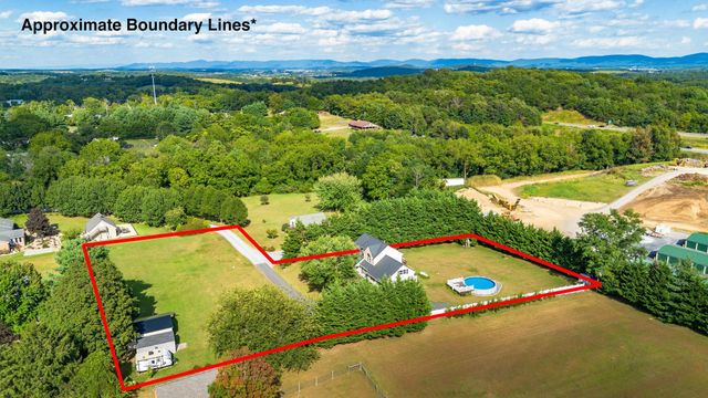 2926 LEE JACKSON HWY, Staunton, VA 24401