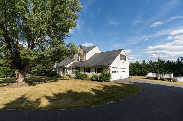 2926 LEE JACKSON HWY, Staunton, VA 24401