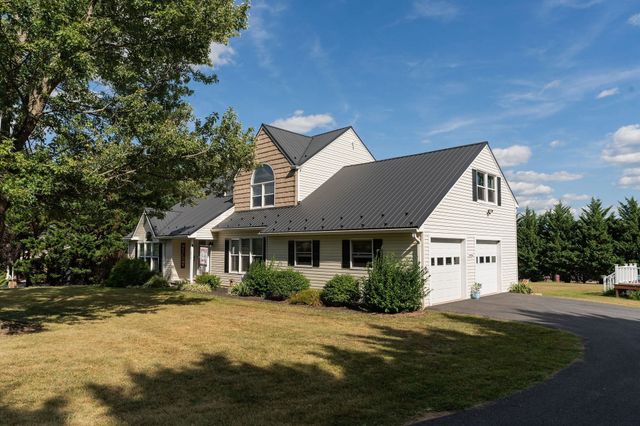 2926 LEE JACKSON HWY, Staunton, VA 24401