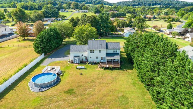 2926 LEE JACKSON HWY, Staunton, VA 24401