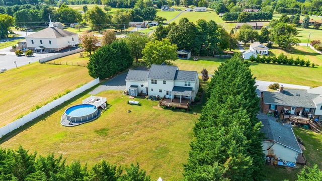 2926 LEE JACKSON HWY, Staunton, VA 24401