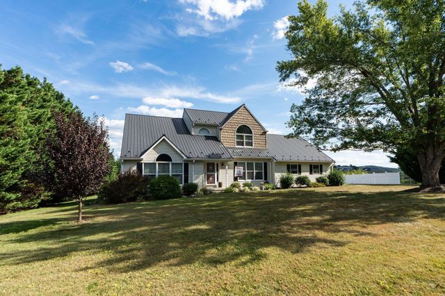 2926 LEE JACKSON HWY, Staunton, VA 24401