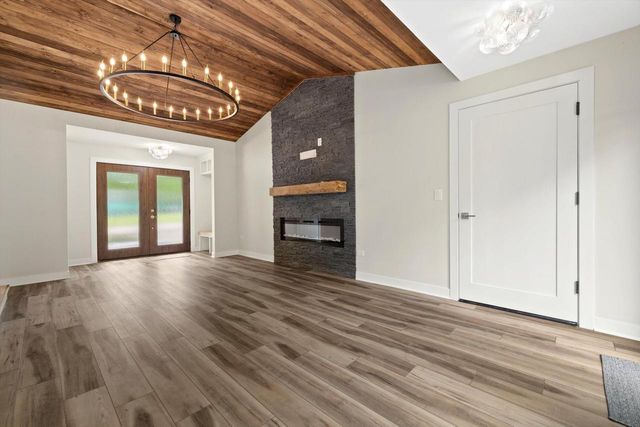 W3990 Longfellow DRIVE, Lake Geneva, WI 53147