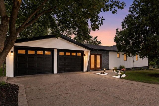 W3990 Longfellow DRIVE, Lake Geneva, WI 53147