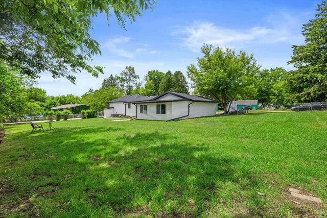 W3990 Longfellow DRIVE, Lake Geneva, WI 53147