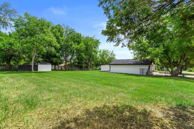 W3990 Longfellow DRIVE, Lake Geneva, WI 53147