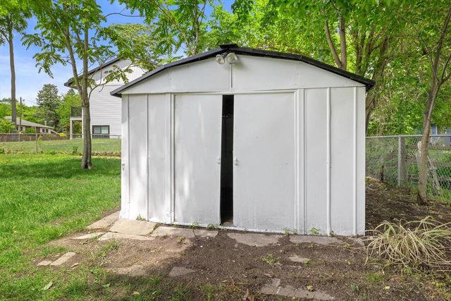 W3990 Longfellow DRIVE, Lake Geneva, WI 53147