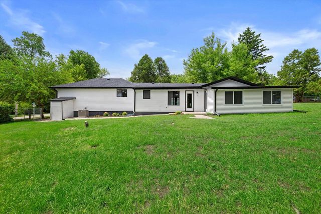 W3990 Longfellow DRIVE, Lake Geneva, WI 53147