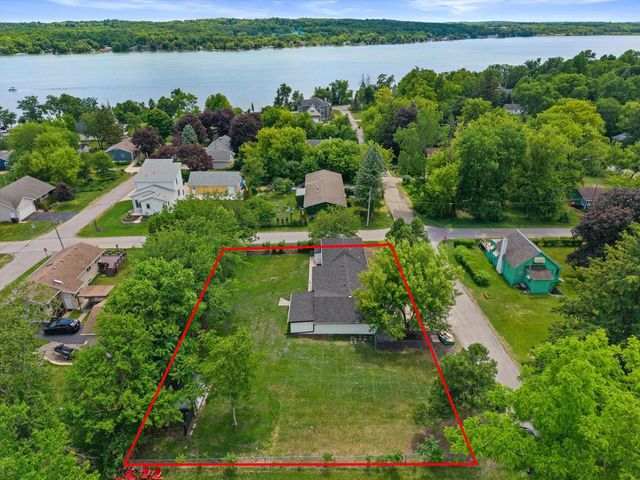 W3990 Longfellow DRIVE, Lake Geneva, WI 53147