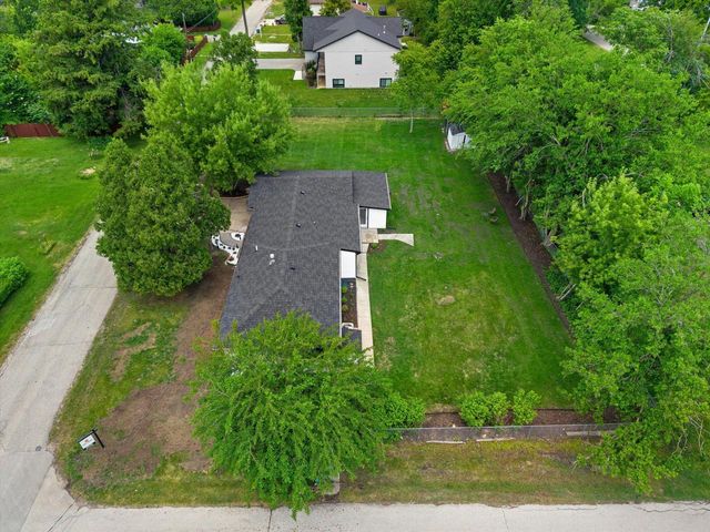 W3990 Longfellow DRIVE, Lake Geneva, WI 53147