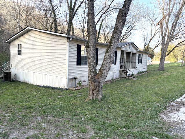 270 Cooper Ln, Smithville, TN 37166