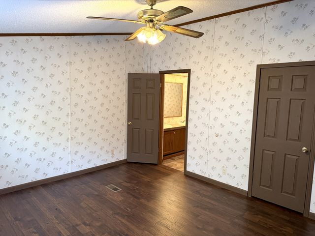 270 Cooper Ln, Smithville, TN 37166