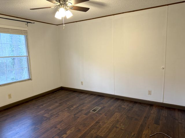 270 Cooper Ln, Smithville, TN 37166