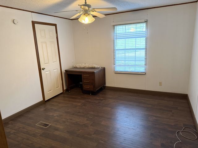 270 Cooper Ln, Smithville, TN 37166