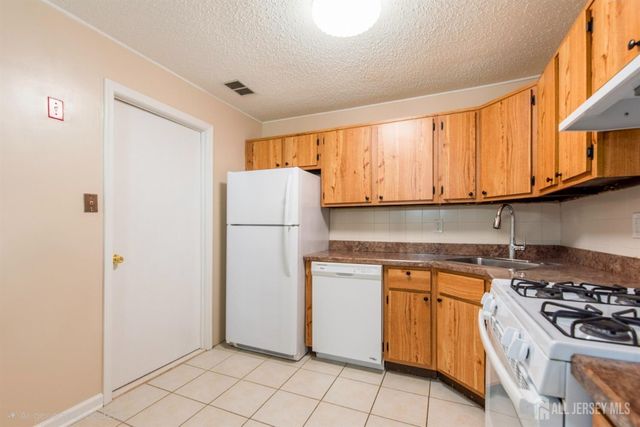 20 AUSTIN Court 7, Freehold Twp, NJ 07728