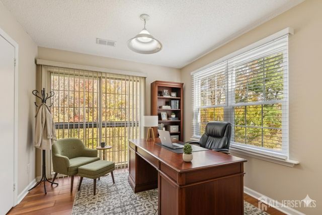 20 AUSTIN Court 7, Freehold Twp, NJ 07728