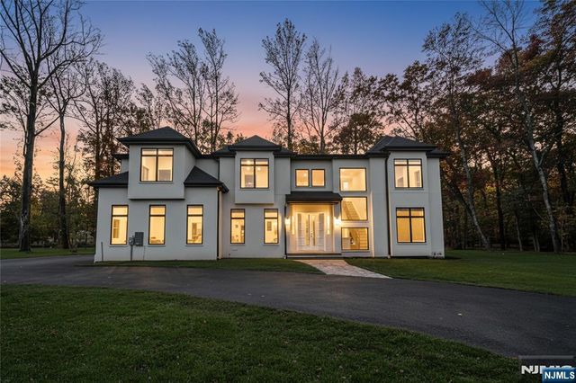 794 Blauvelt Street, River Vale, NJ 07675