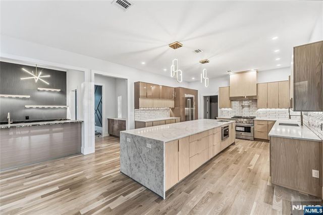 794 Blauvelt Street, River Vale, NJ 07675