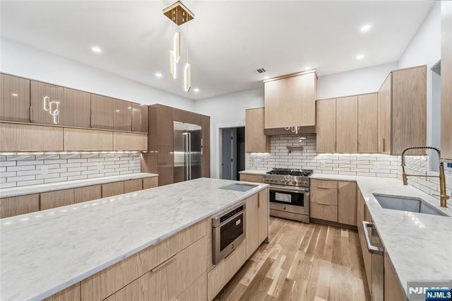 794 Blauvelt Street, River Vale, NJ 07675