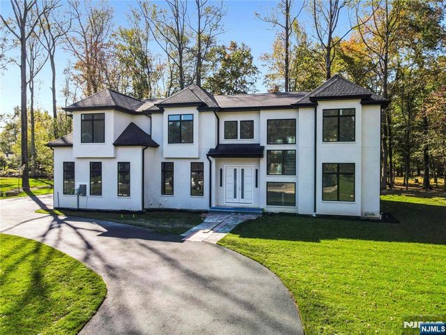 794 Blauvelt Street, River Vale, NJ 07675