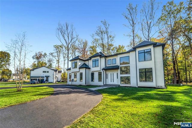 794 Blauvelt Street, River Vale, NJ 07675