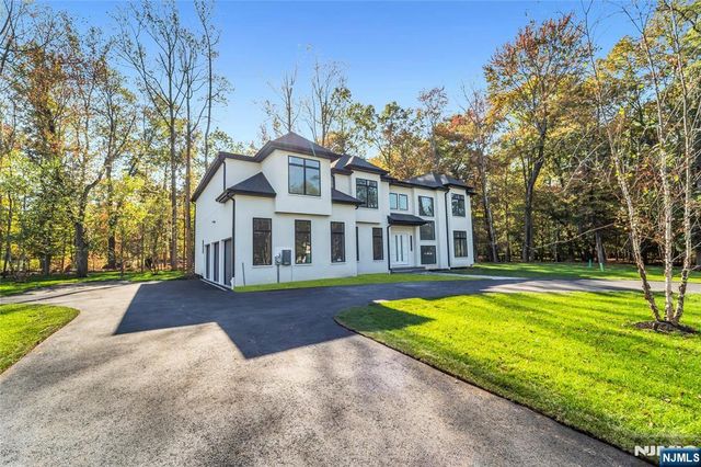 794 Blauvelt Street, River Vale, NJ 07675