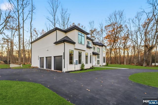 794 Blauvelt Street, River Vale, NJ 07675