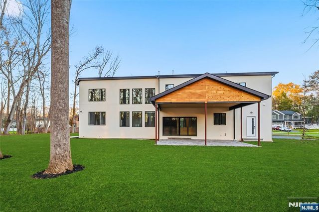 794 Blauvelt Street, River Vale, NJ 07675