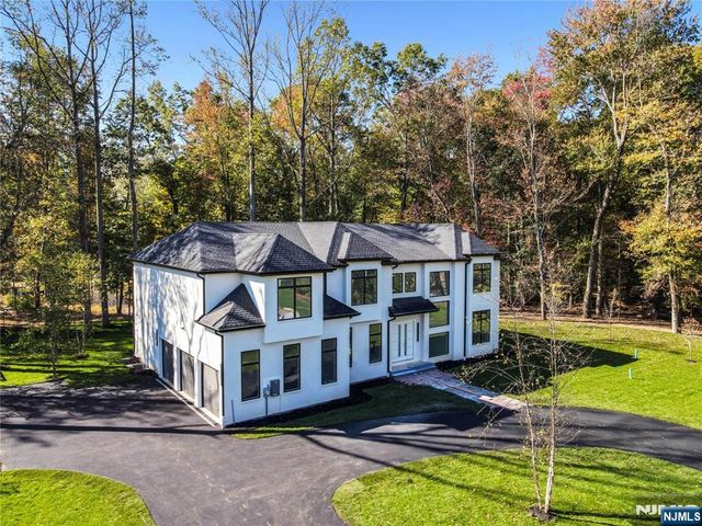 794 Blauvelt Street, River Vale, NJ 07675