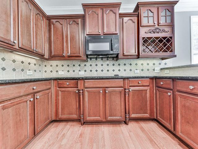 626 Laurel Crossing, Canton, GA 30114