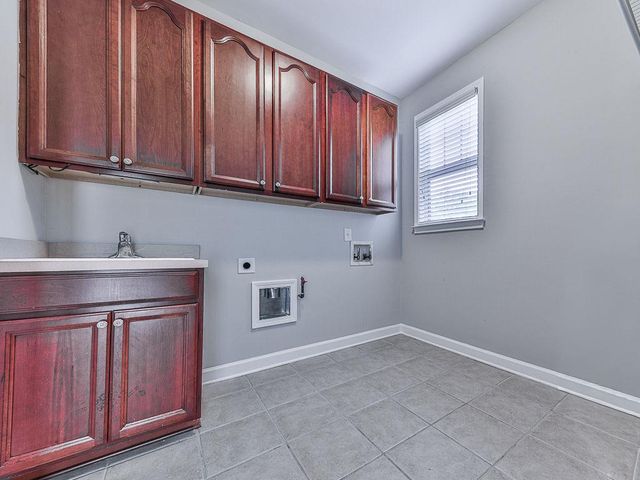 626 Laurel Crossing, Canton, GA 30114