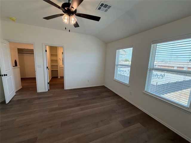 303 Aaran Way, Yukon, OK 73099