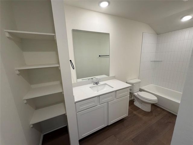 303 Aaran Way, Yukon, OK 73099