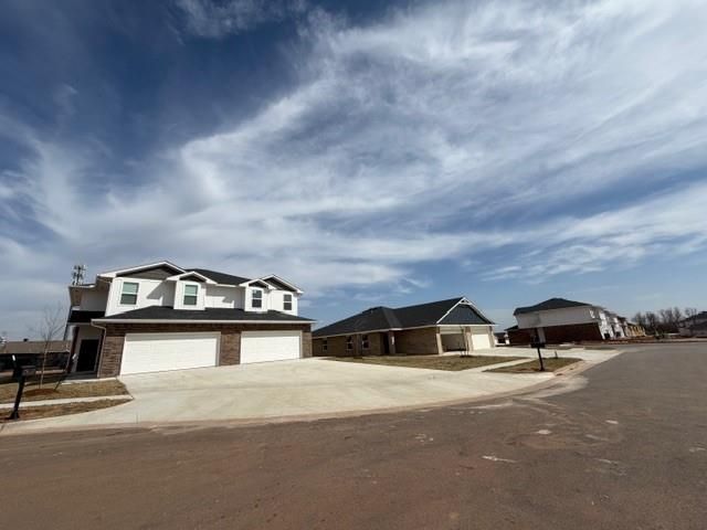 303 Aaran Way, Yukon, OK 73099