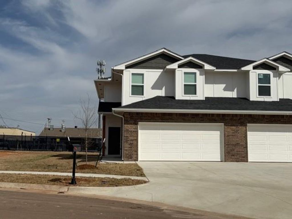 303 Aaran Way, Yukon, OK 73099