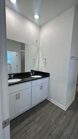 444 Breccia TRL, Liberty Hill, TX 78642